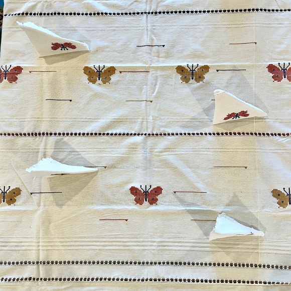 Vintage Butterfly Needlepoint Handmade Table Cloth and 6 Napkins - Picture 5 of 6